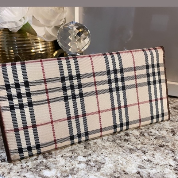 Burberry Bifold Long Wallet 🍀 💯 % authentic - Picture 4 of 5